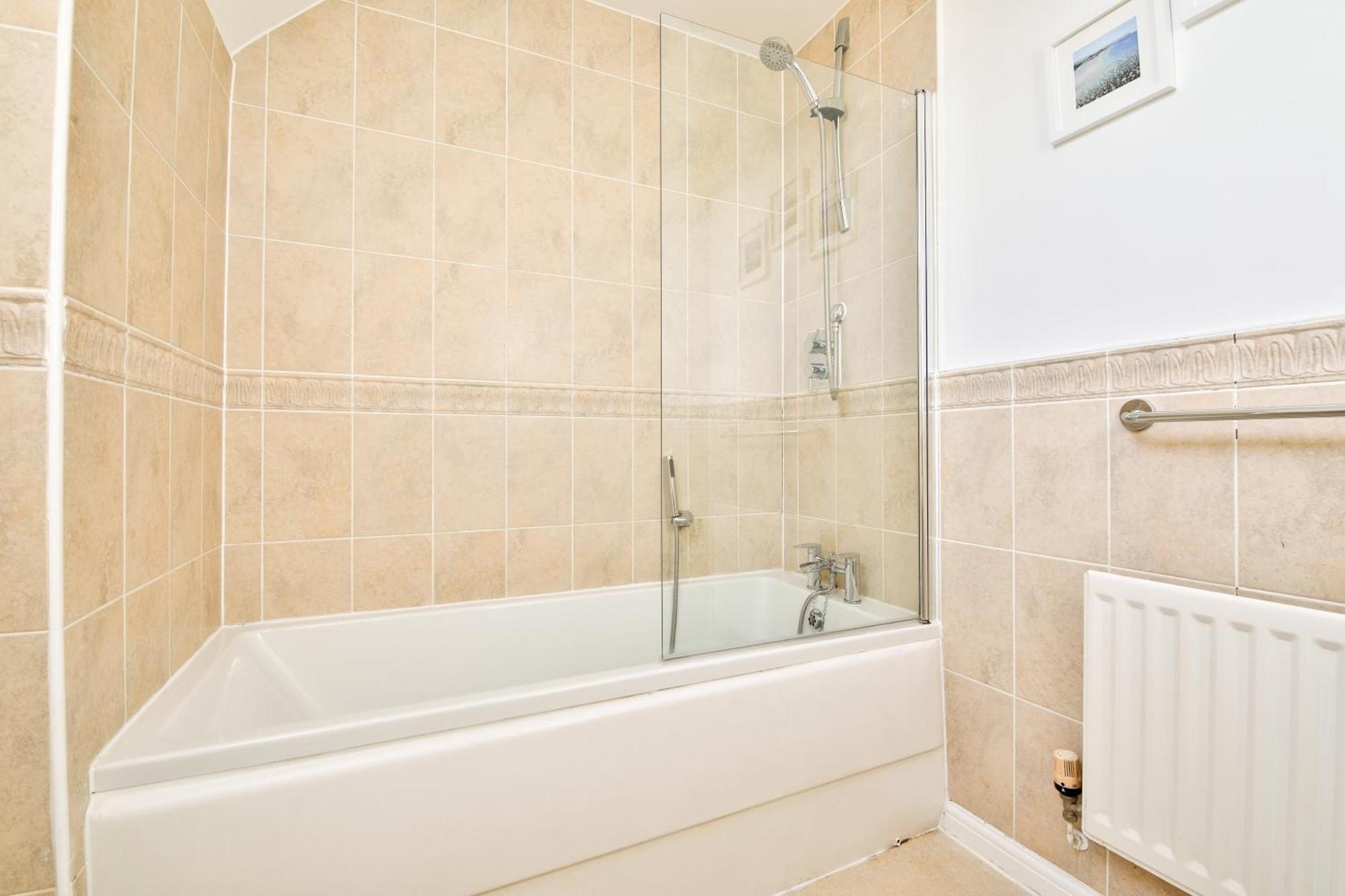 Stayright 2 Bed Beach House With Private Parking- Next To Barry Beach And Jackson Bay Esterno foto