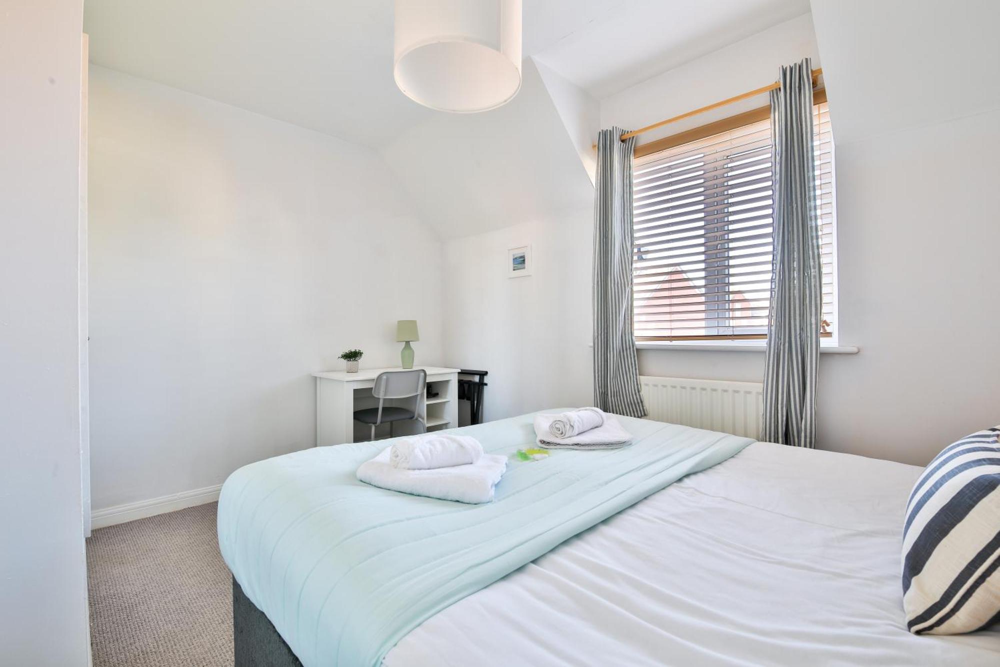Stayright 2 Bed Beach House With Private Parking- Next To Barry Beach And Jackson Bay Esterno foto