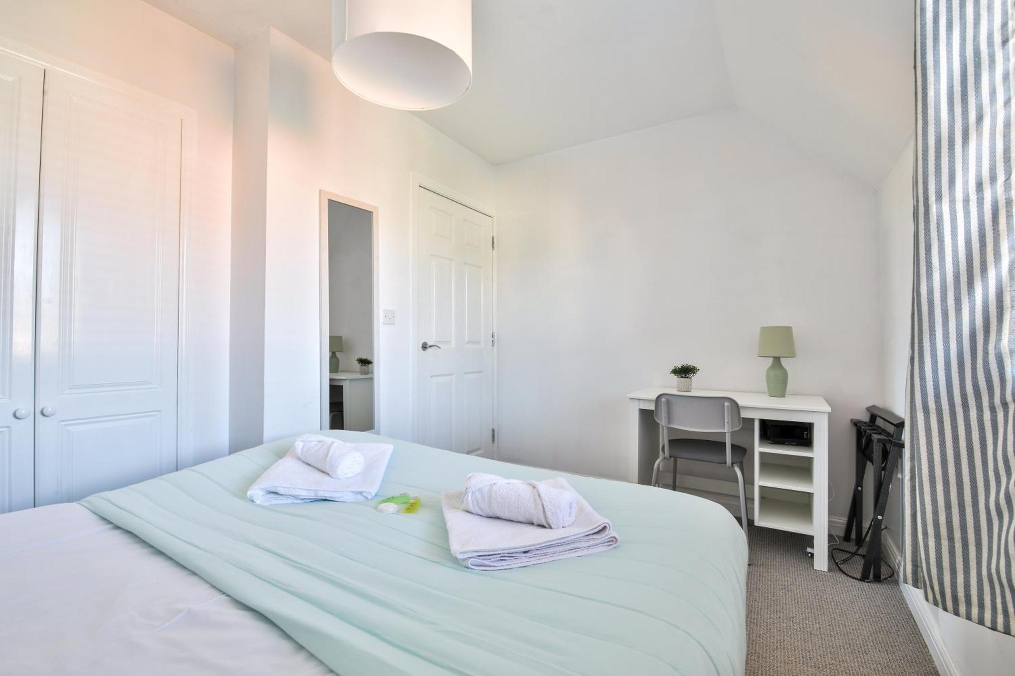 Stayright 2 Bed Beach House With Private Parking- Next To Barry Beach And Jackson Bay Esterno foto