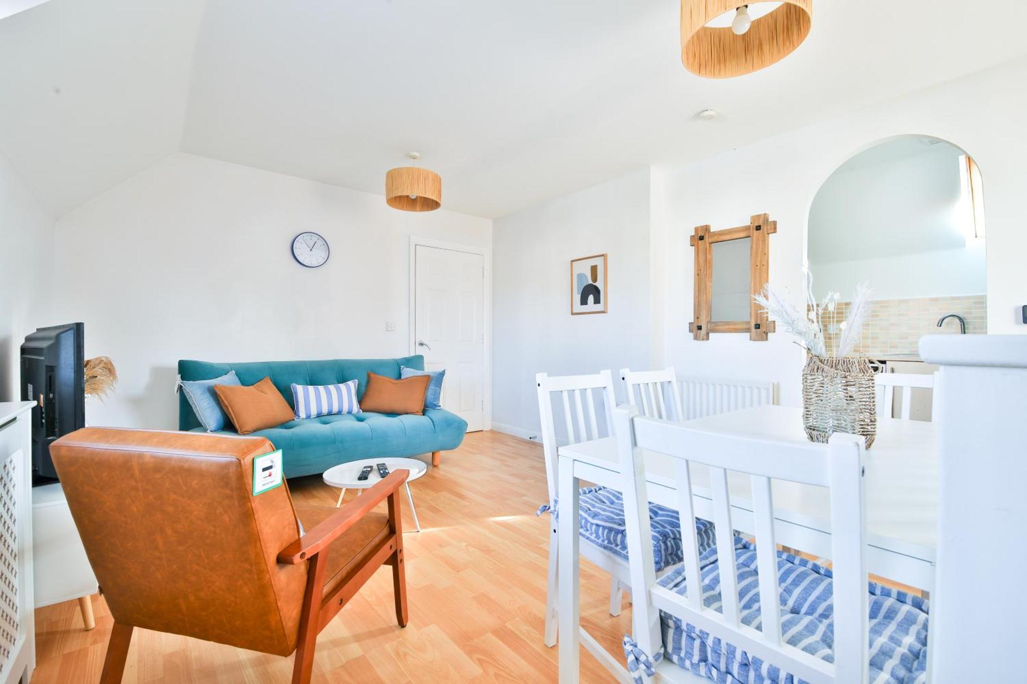 Stayright 2 Bed Beach House With Private Parking- Next To Barry Beach And Jackson Bay Esterno foto