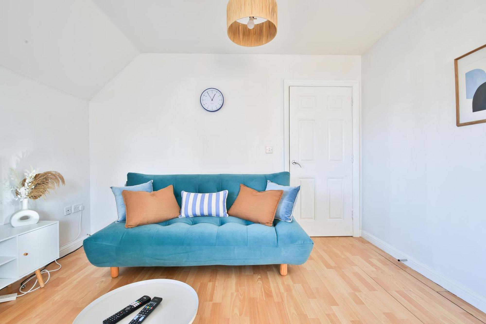 Stayright 2 Bed Beach House With Private Parking- Next To Barry Beach And Jackson Bay Esterno foto