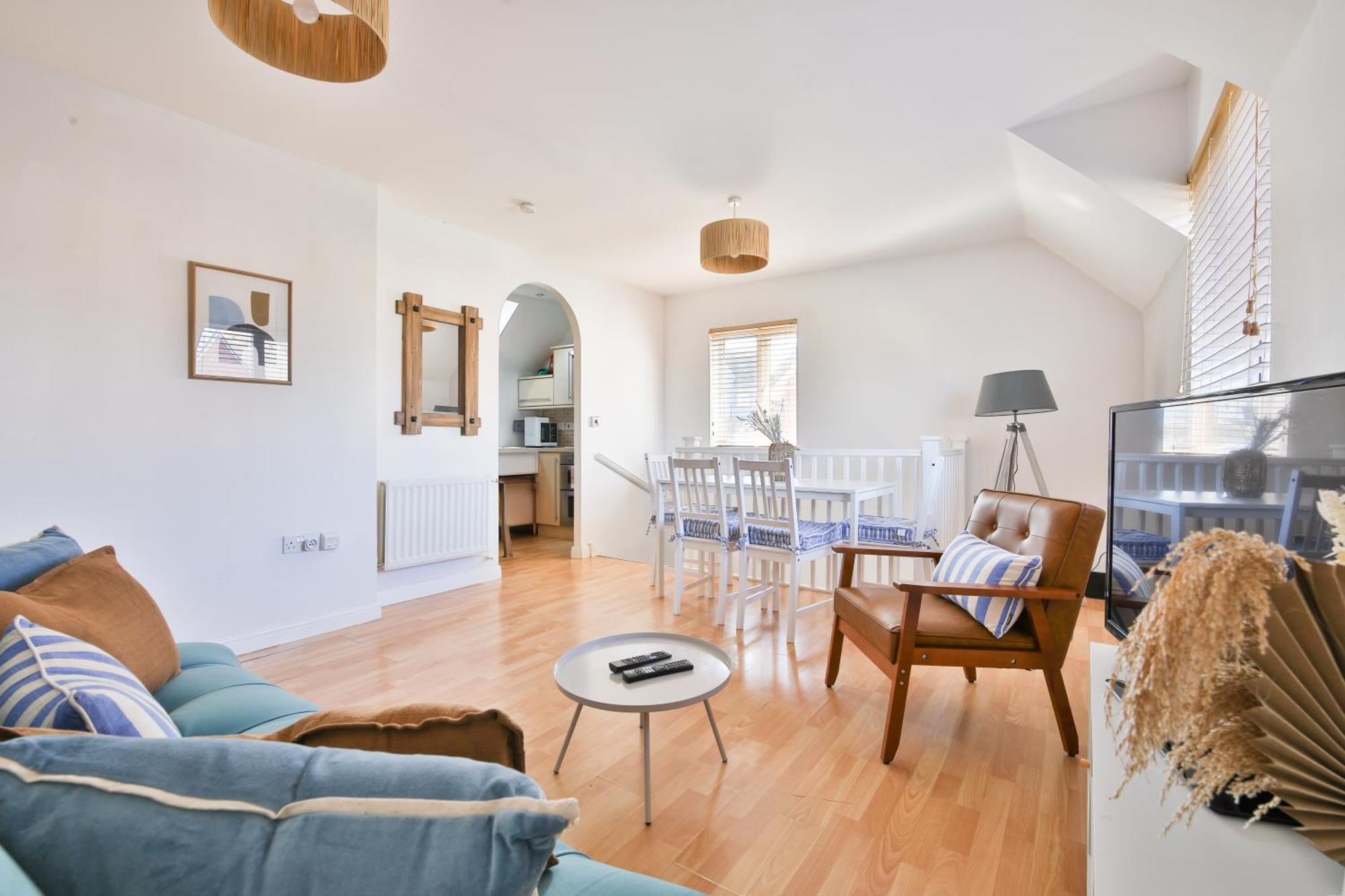 Stayright 2 Bed Beach House With Private Parking- Next To Barry Beach And Jackson Bay Esterno foto